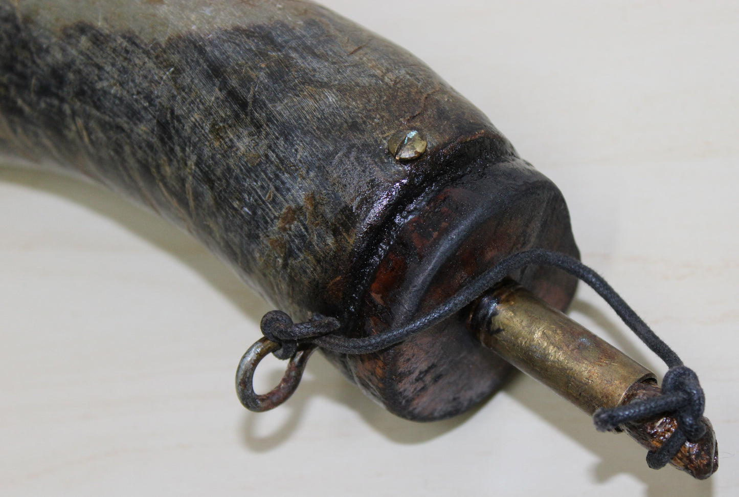 Vintage horn powder flask - approx. 12 inches