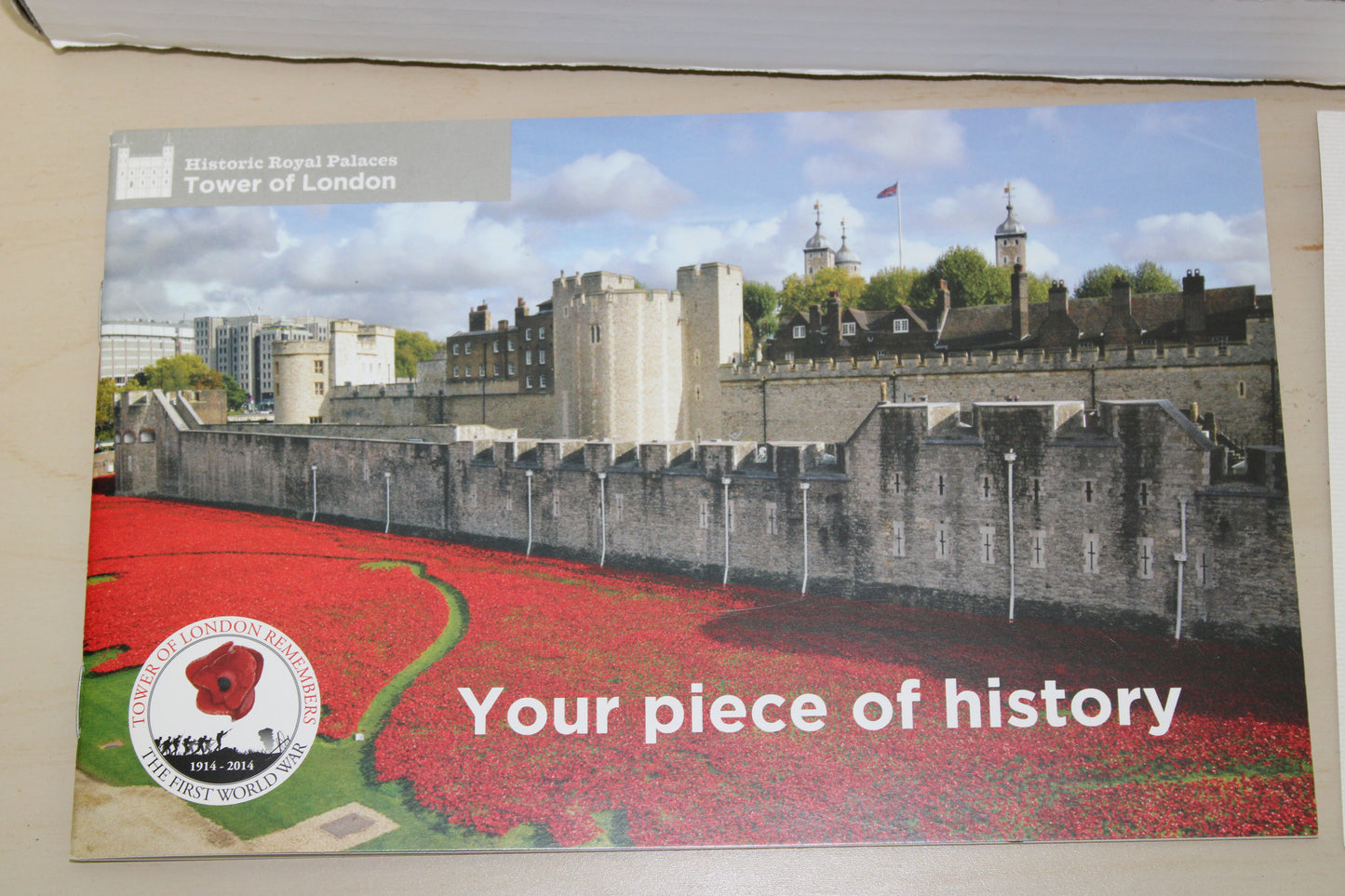 2014 Ceramic Poppy Tower of London Complete - Box Certificate Booklet - Paul Cummins