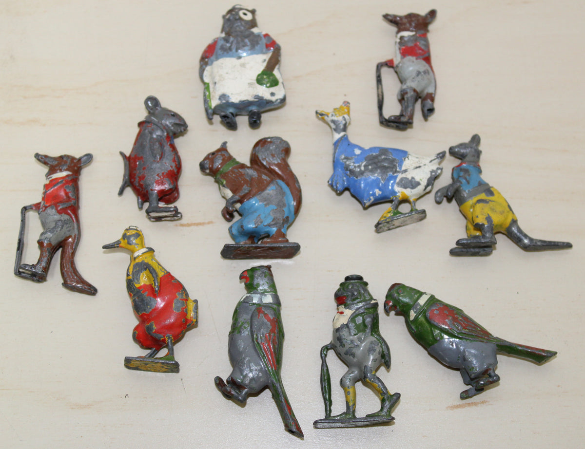 Collection of 11 Britains Cadburys Coco cubs lead figures