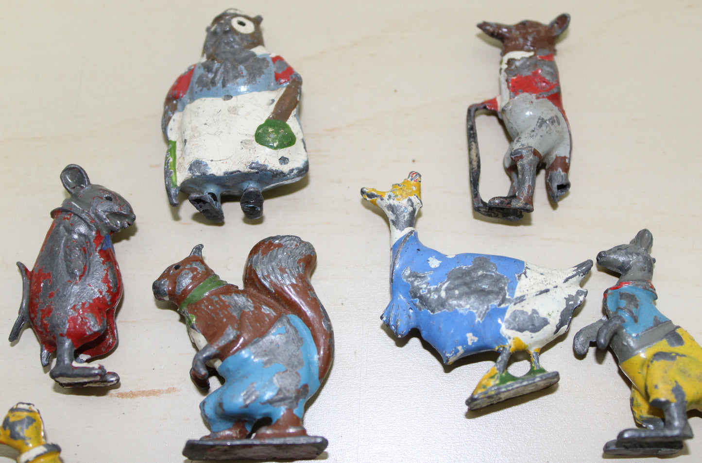 Collection of 11 Britains Cadburys Coco cubs lead figures