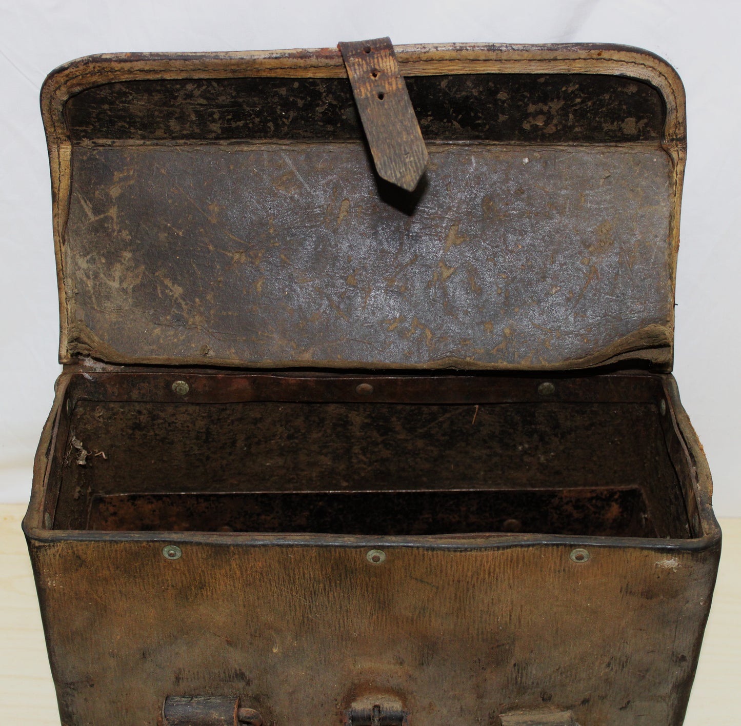 !940s issue War Department leather tool box