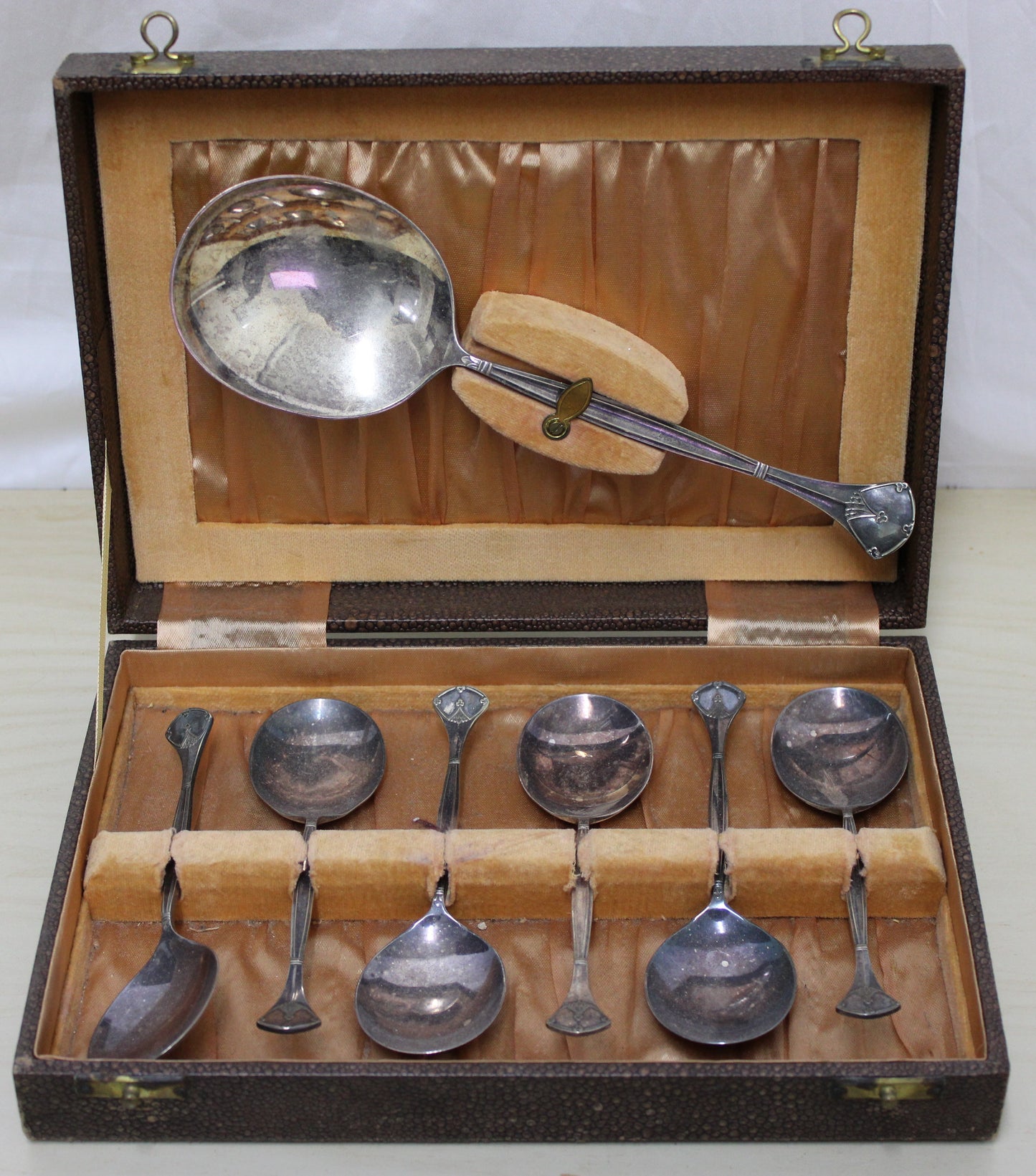 Art Deco James Walker silver plated boxed dessert spoon set