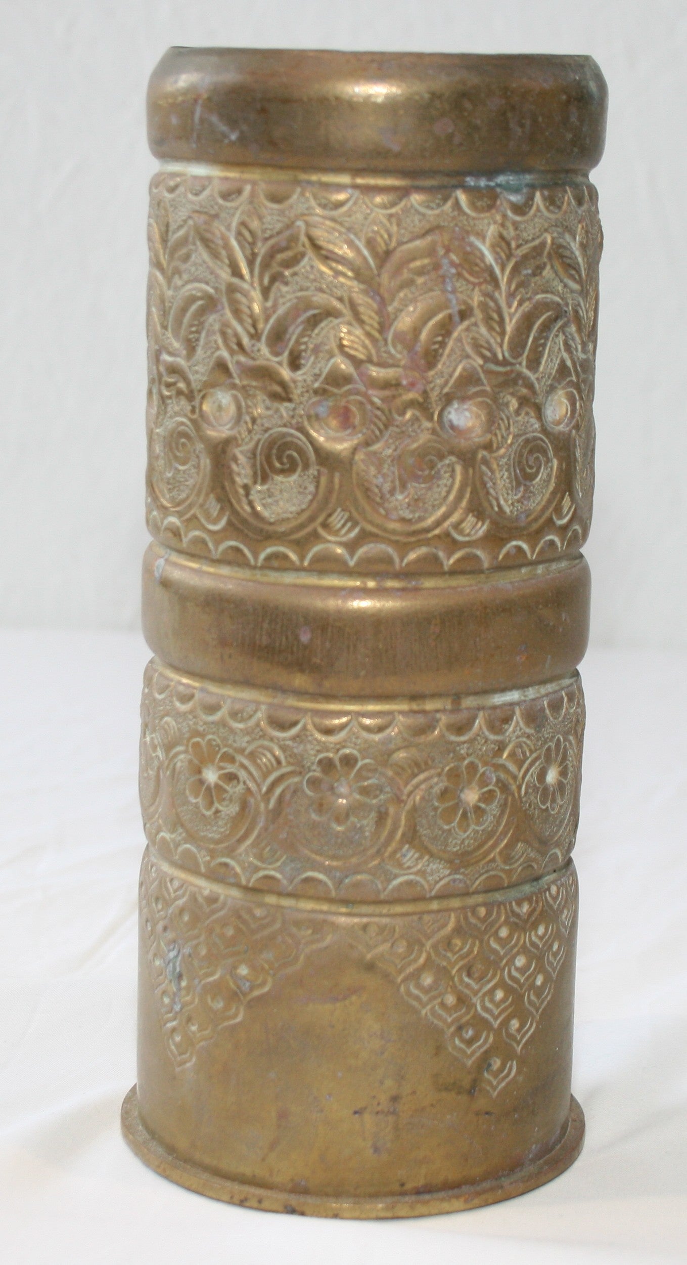 Single 3 inch shell case with middle eastern decoration