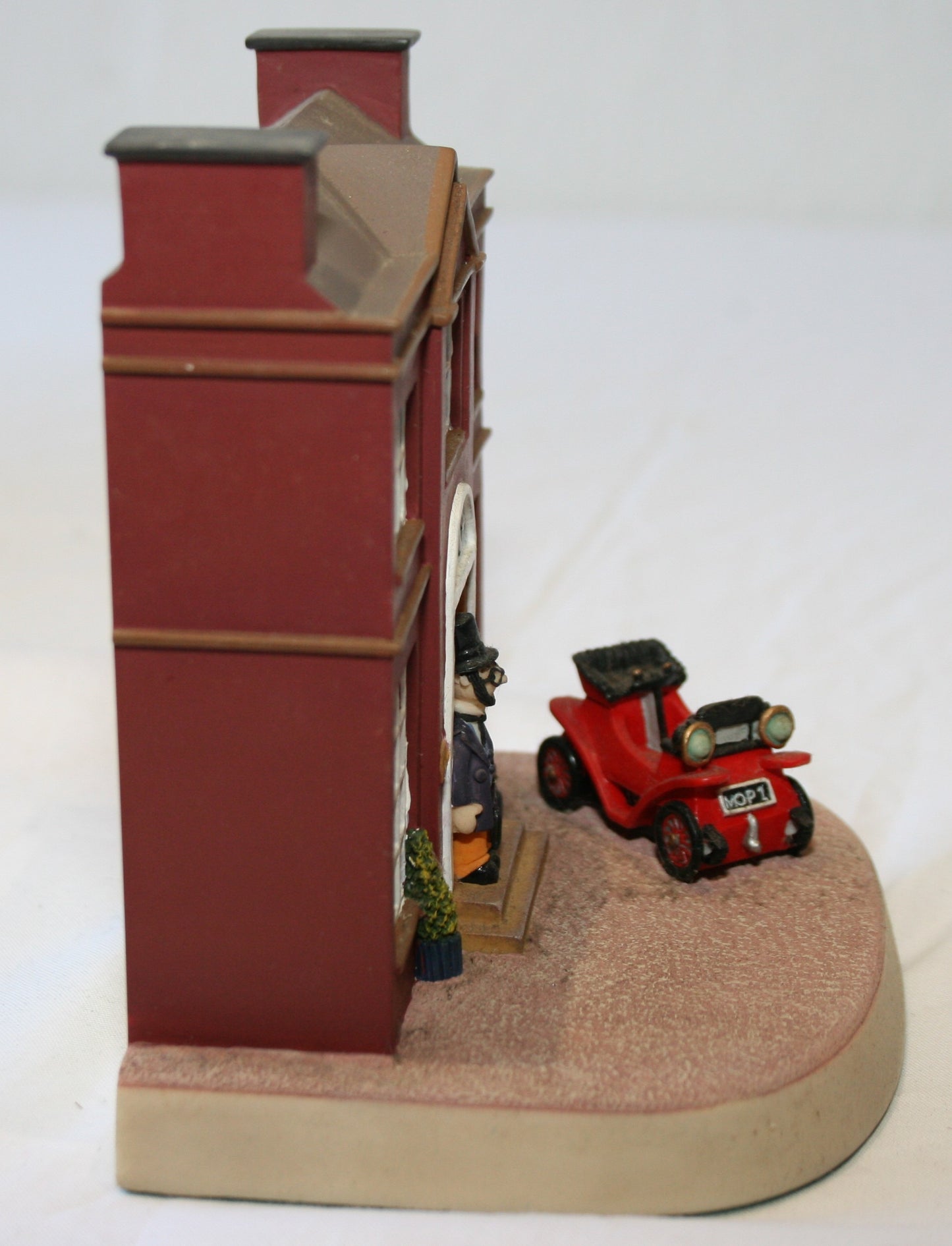Robert Harrop Camberwick Green Collection CGM07 Dr Mopp's House figure