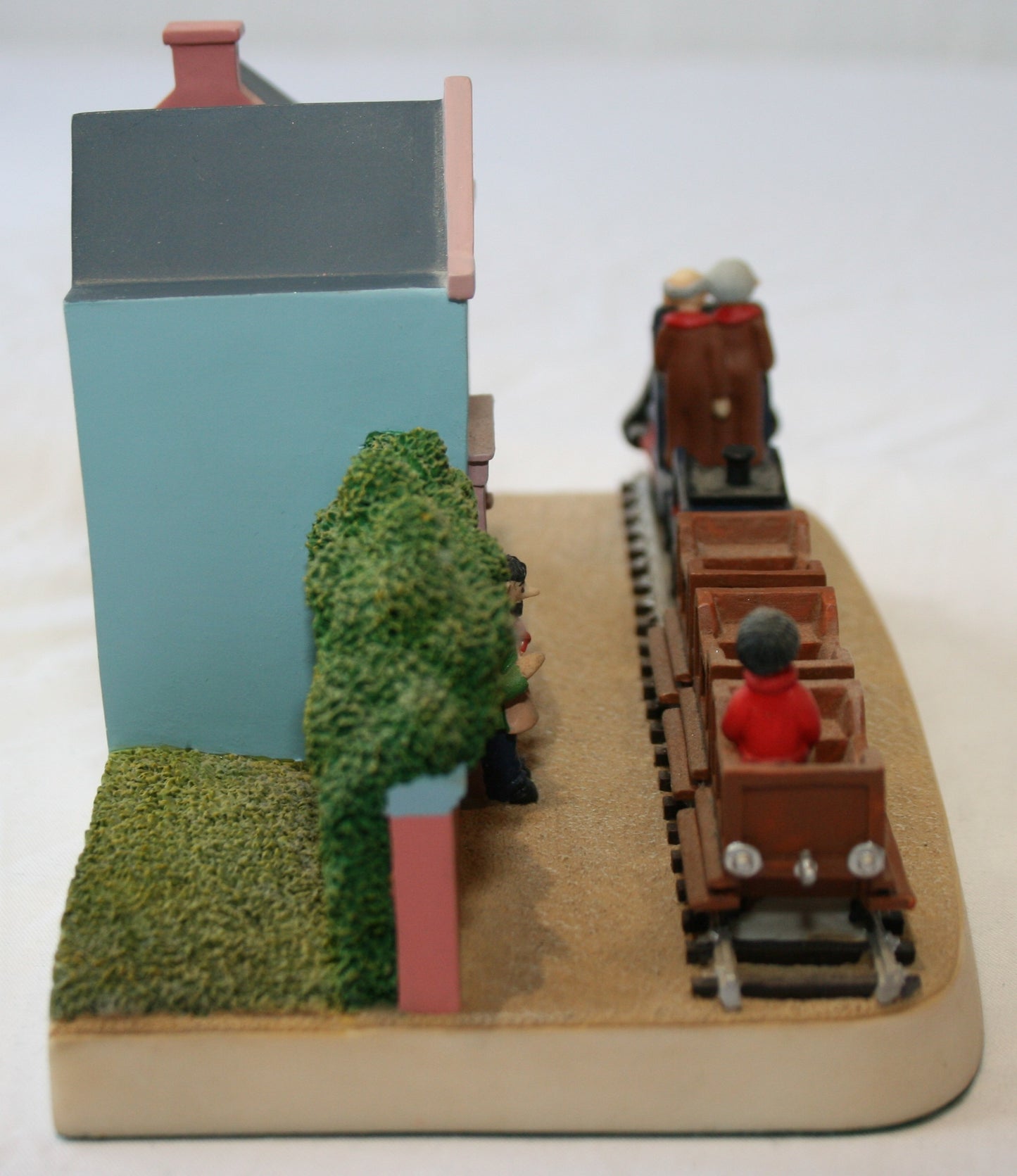 Robert Harrop Camberwick Green Collection CGM08 The Train & Pottery figure