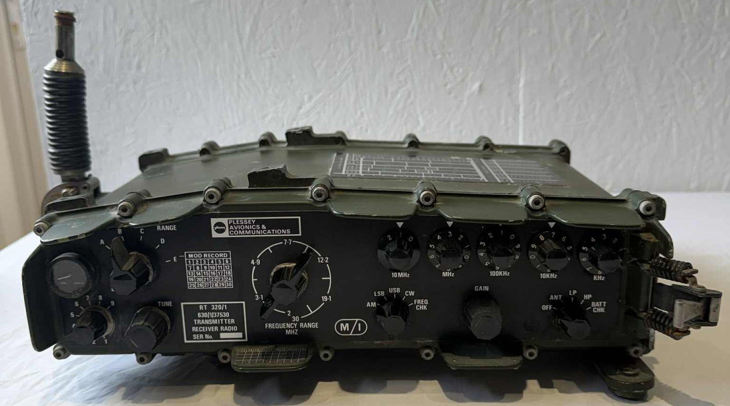 Rare prototype / pre-production / test model RT 320/1 Clansman Plessey radio